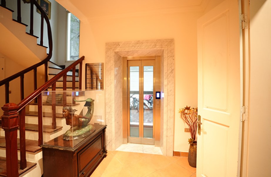 tháng máy gia đình mini 1